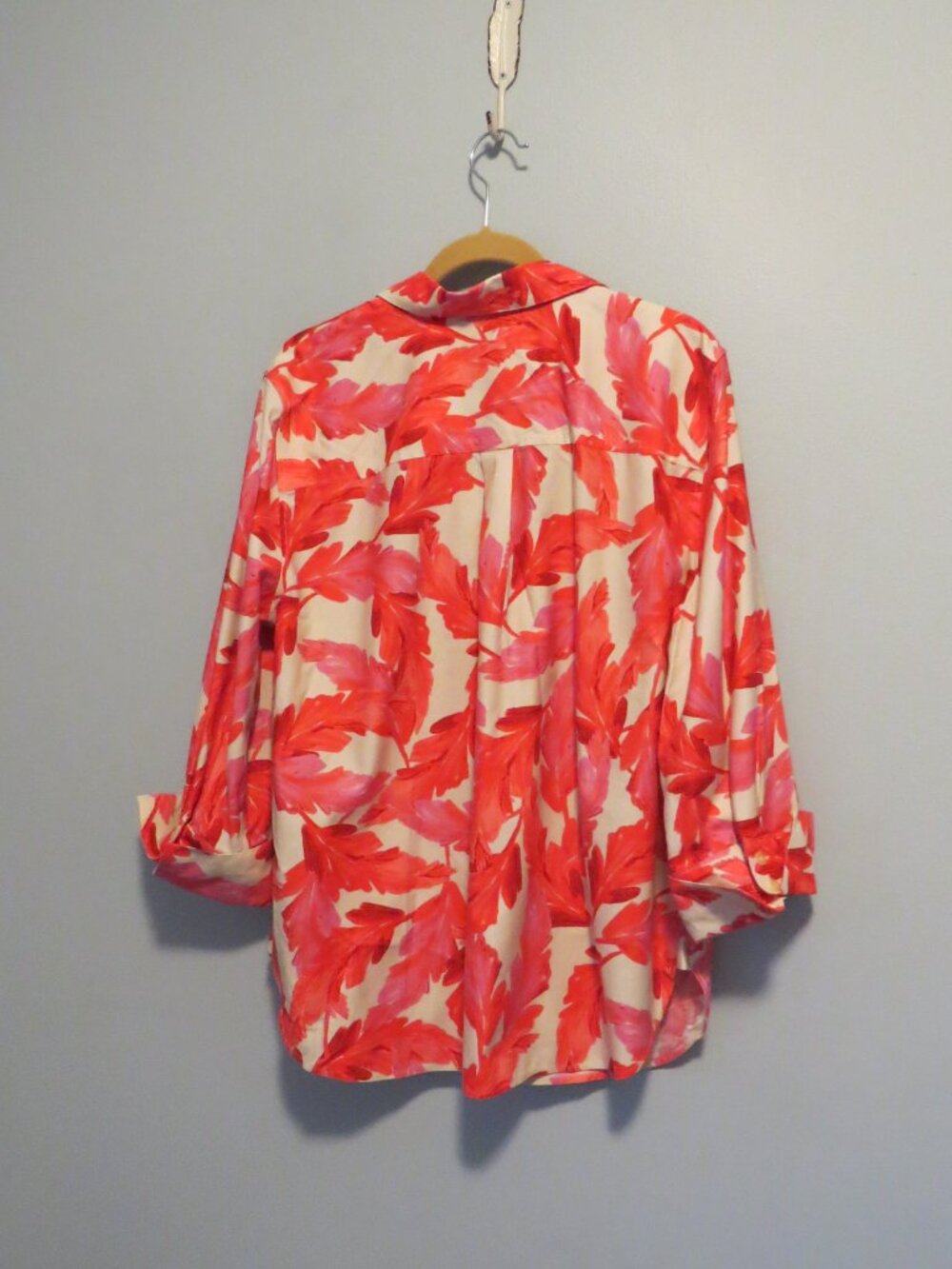 Chico's Red Pink and Cream Foliage Leaf Print Top Cotton Stretch Sz 2.5 or 14 - Picture 8 of 9